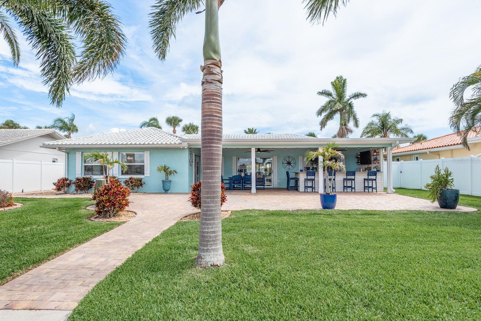 Listing photo id 31 for 3301 Seaway Drive