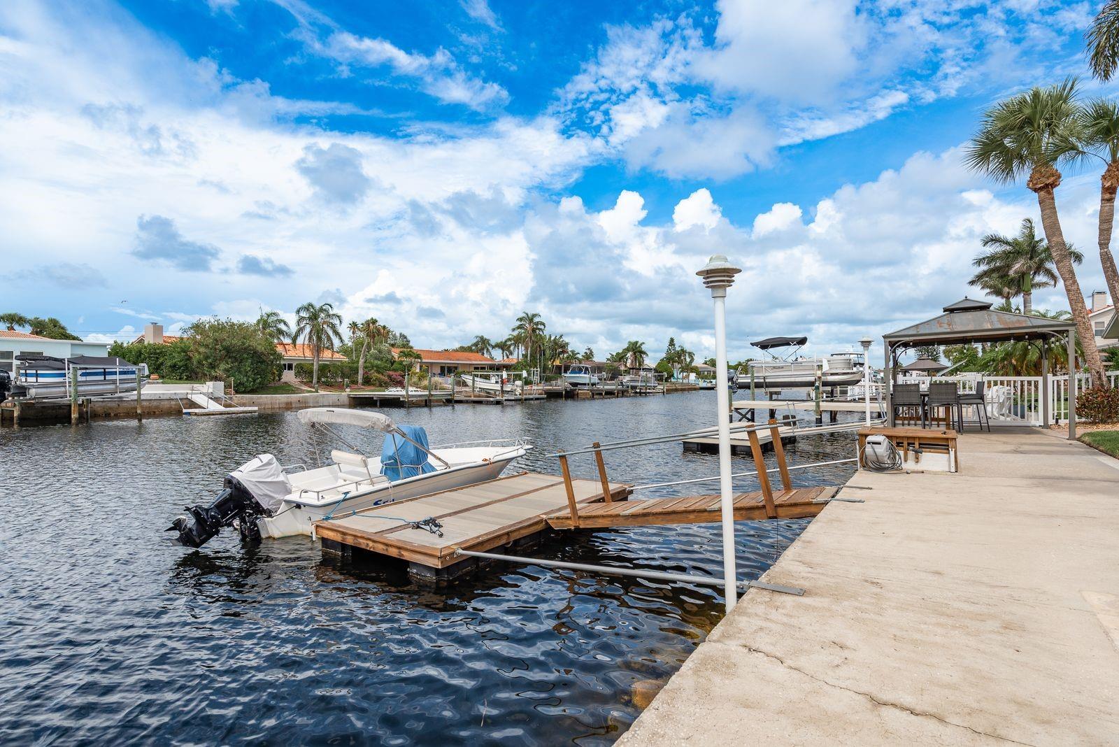 Listing photo id 32 for 3301 Seaway Drive