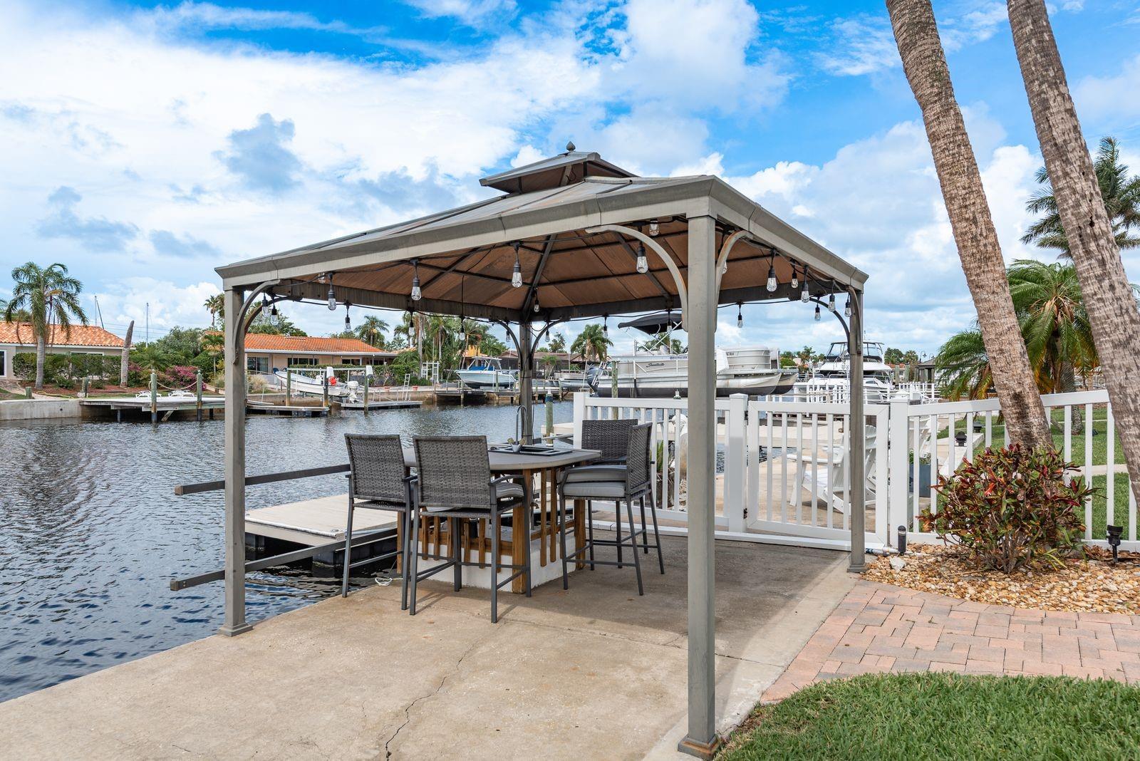 Listing photo id 34 for 3301 Seaway Drive