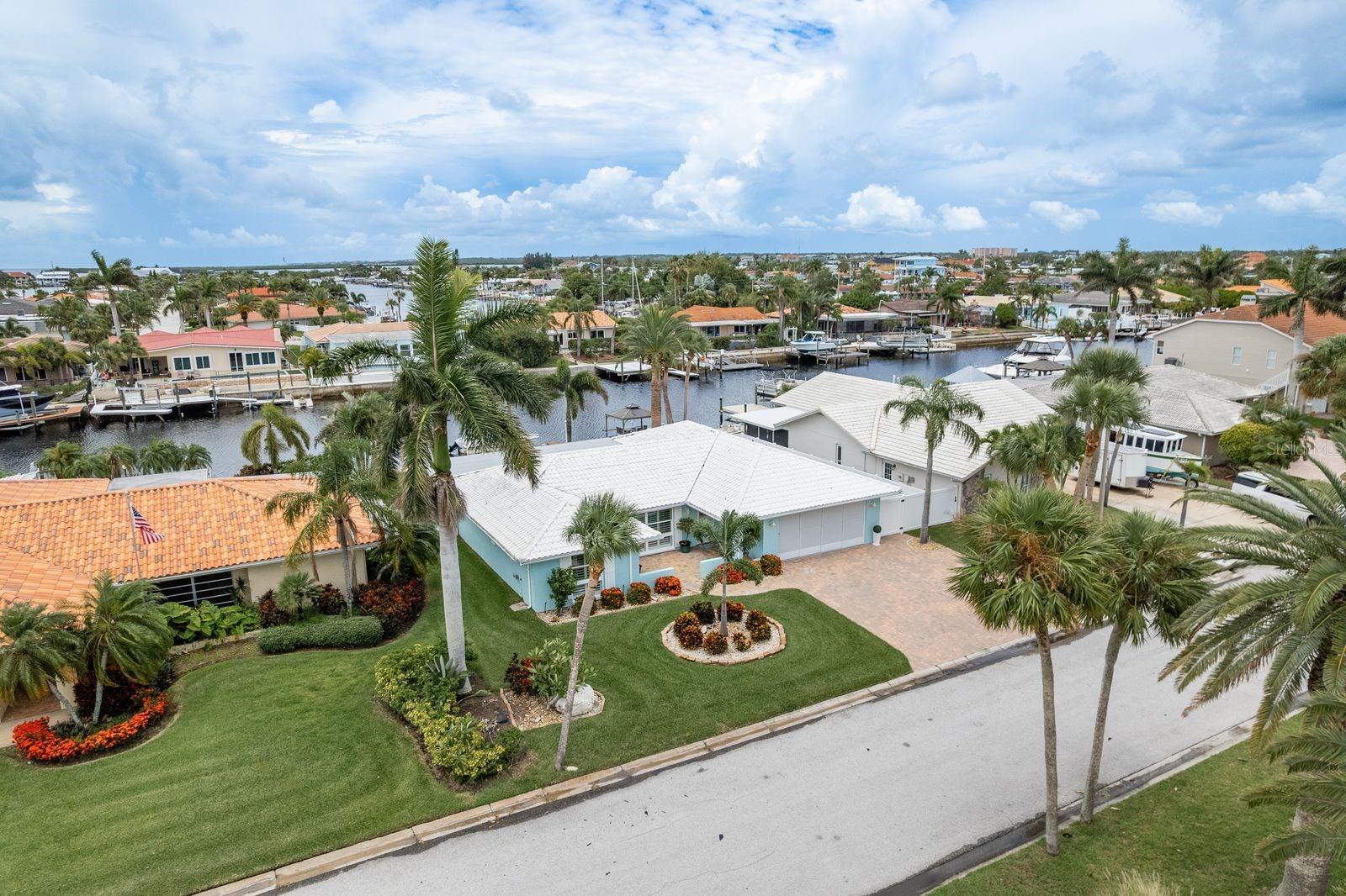 Listing photo id 39 for 3301 Seaway Drive