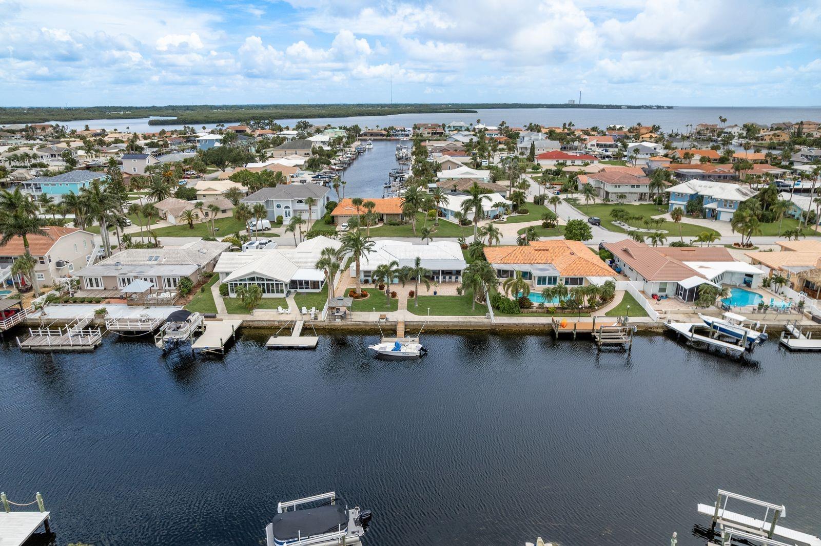 Listing photo id 46 for 3301 Seaway Drive