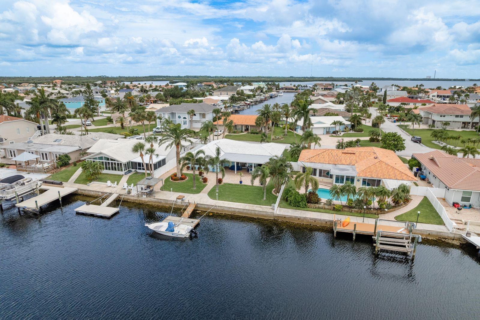 Listing photo id 47 for 3301 Seaway Drive