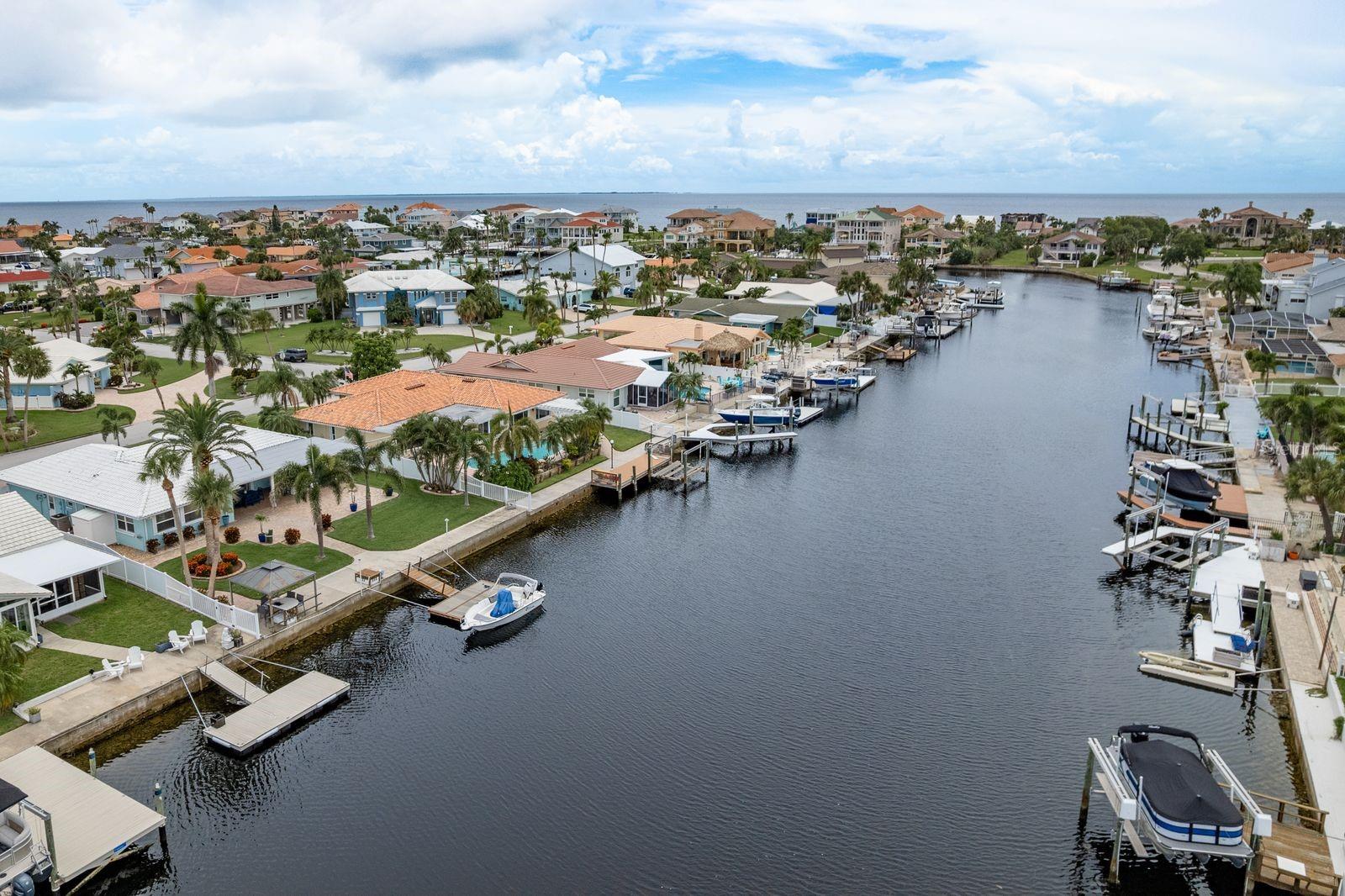 Listing photo id 49 for 3301 Seaway Drive