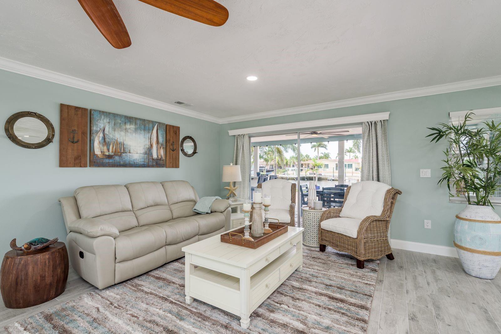 Listing photo id 5 for 3301 Seaway Drive