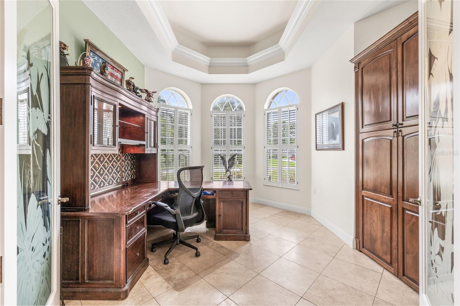 Listing photo id 12 for 10096 Southern Breeze Court