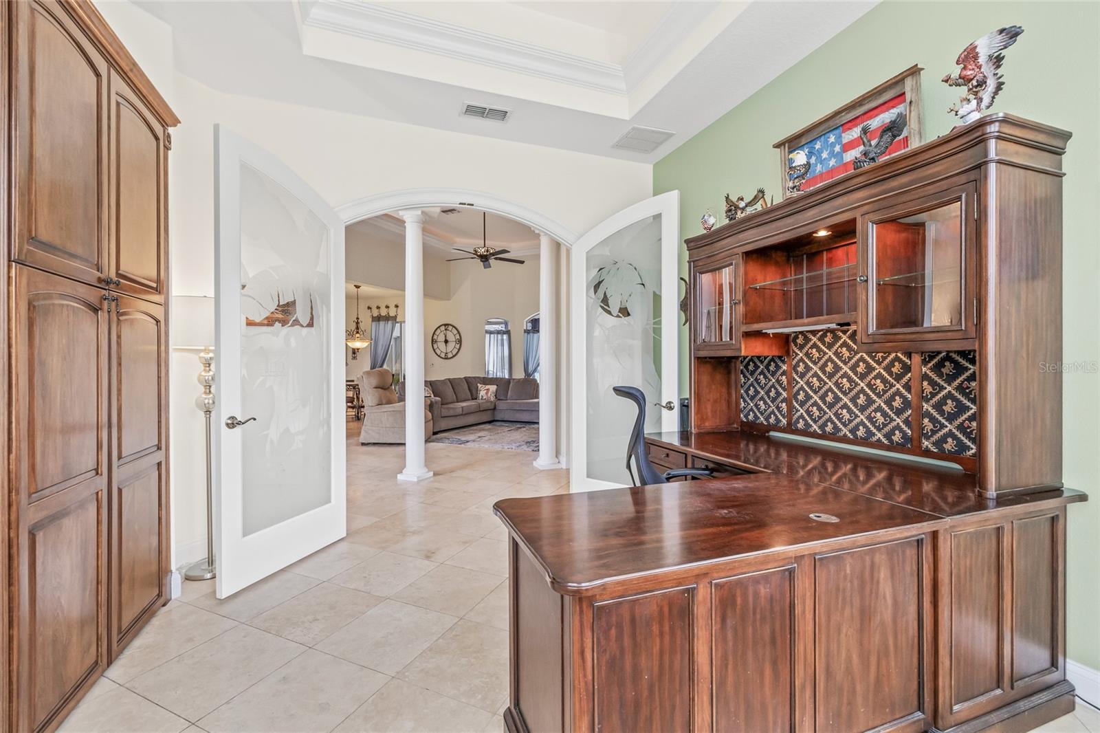 Listing photo id 13 for 10096 Southern Breeze Court