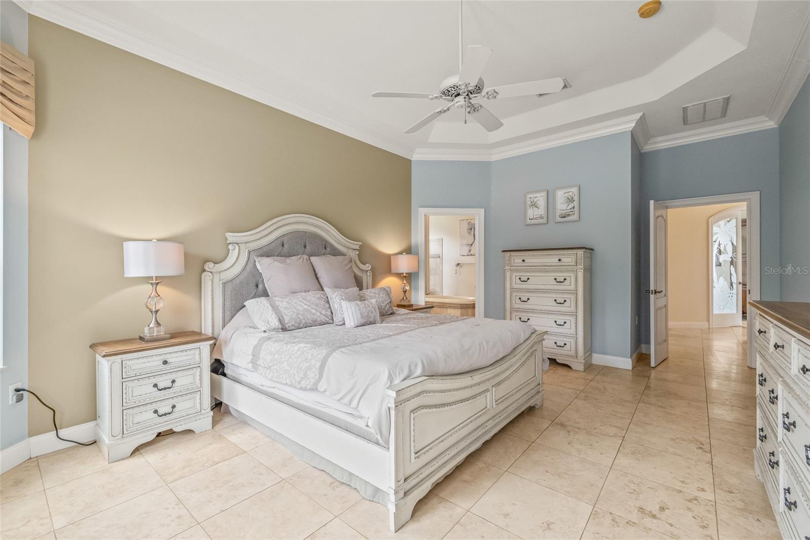 Listing photo id 17 for 10096 Southern Breeze Court