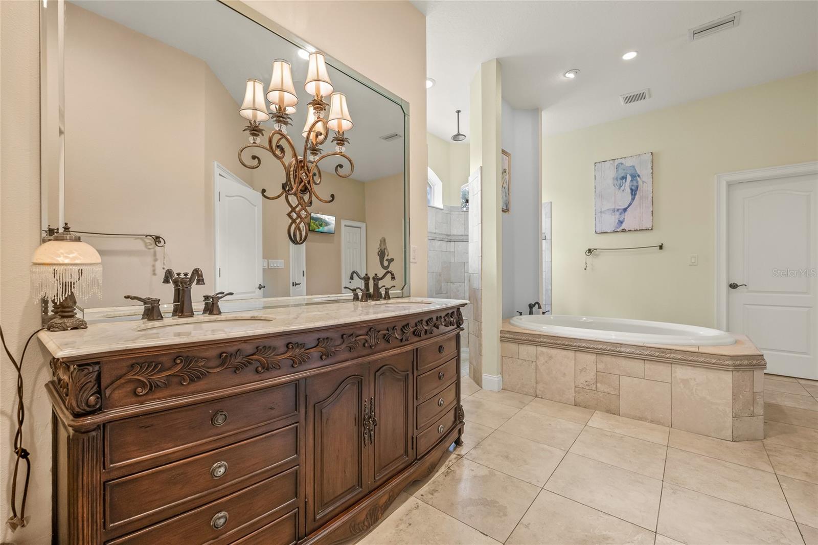 Listing photo id 18 for 10096 Southern Breeze Court