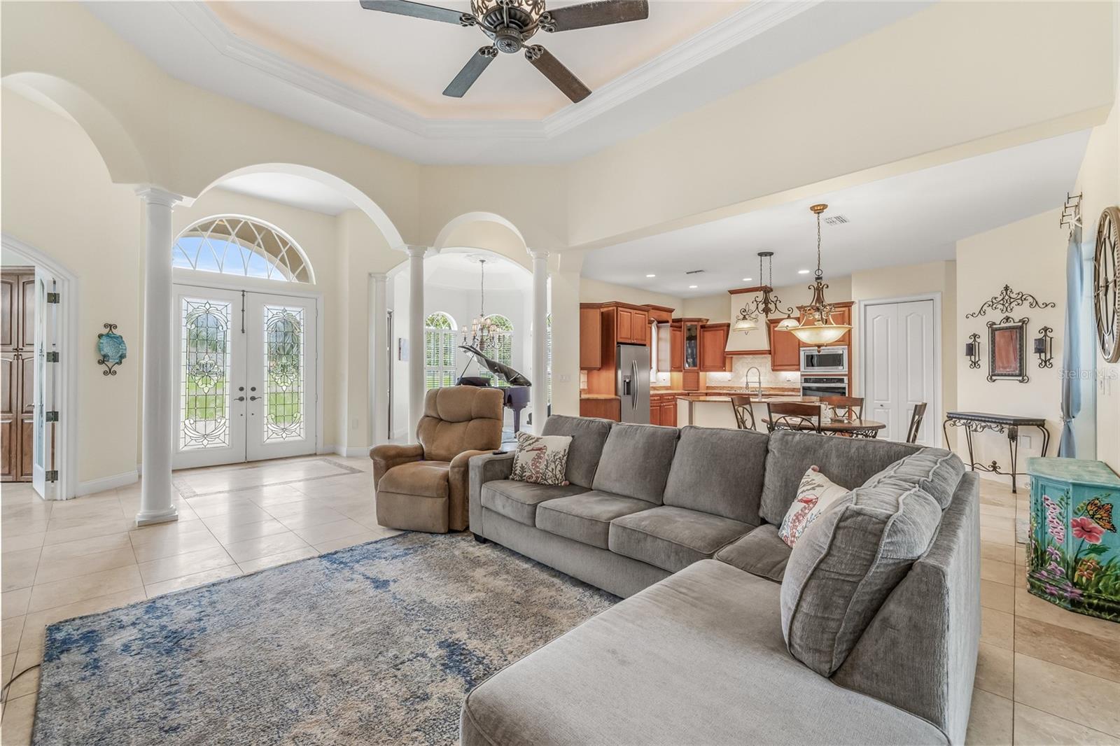 Listing photo id 7 for 10096 Southern Breeze Court
