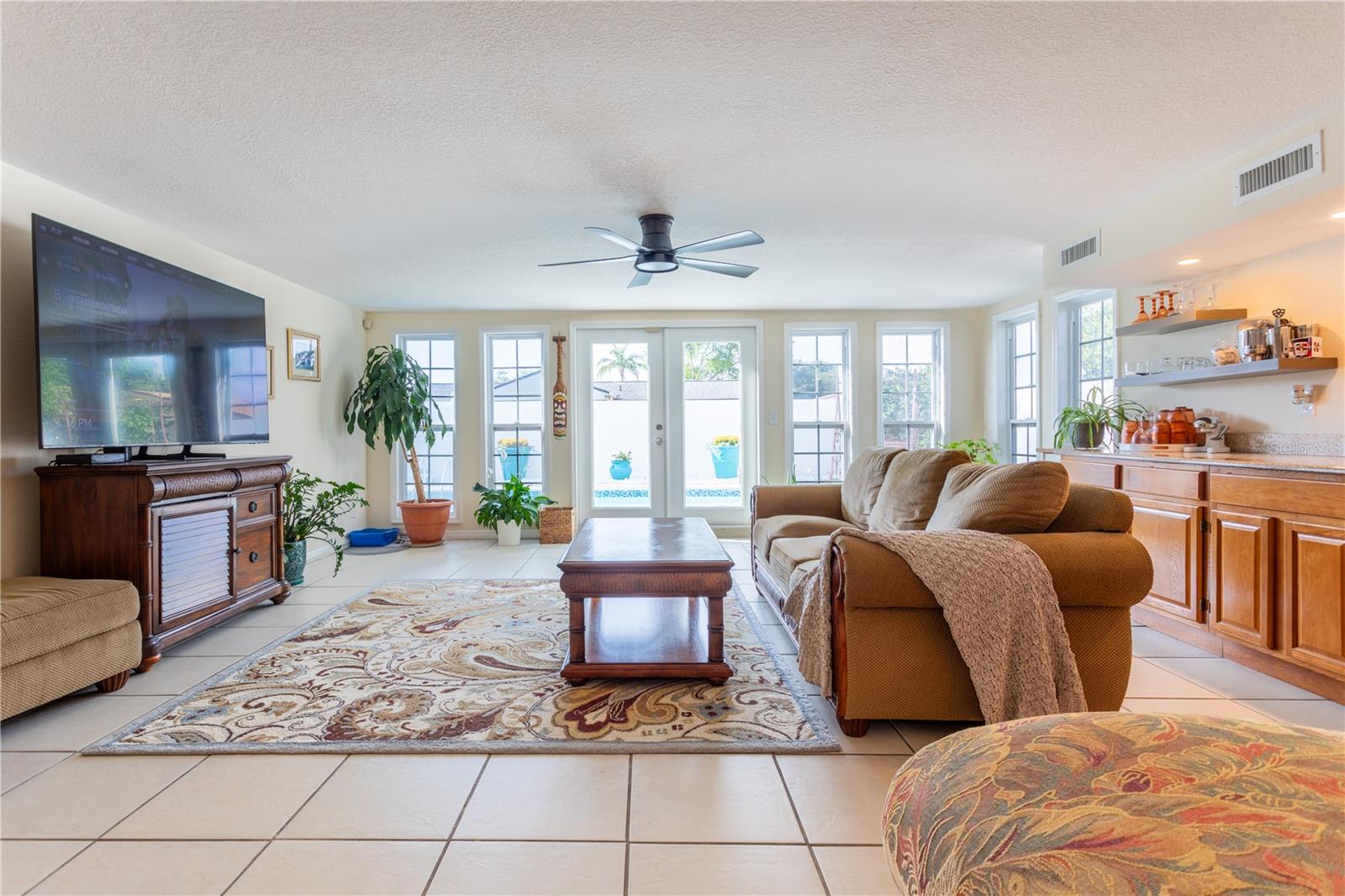 Image 8 of 65 For 3339 Cincinnati Drive