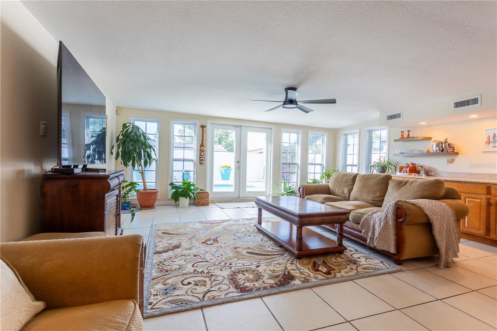 Image 9 of 65 For 3339 Cincinnati Drive