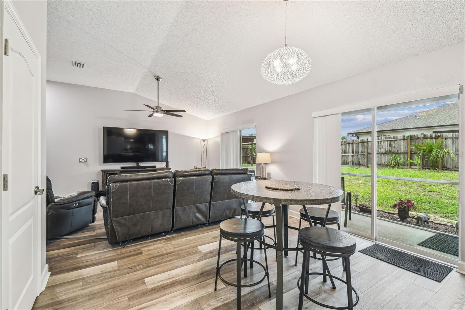 Image 13 of 61 For 5284 Landover Boulevard