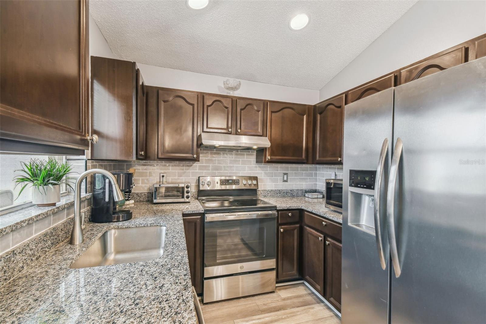 Image 16 of 61 For 5284 Landover Boulevard