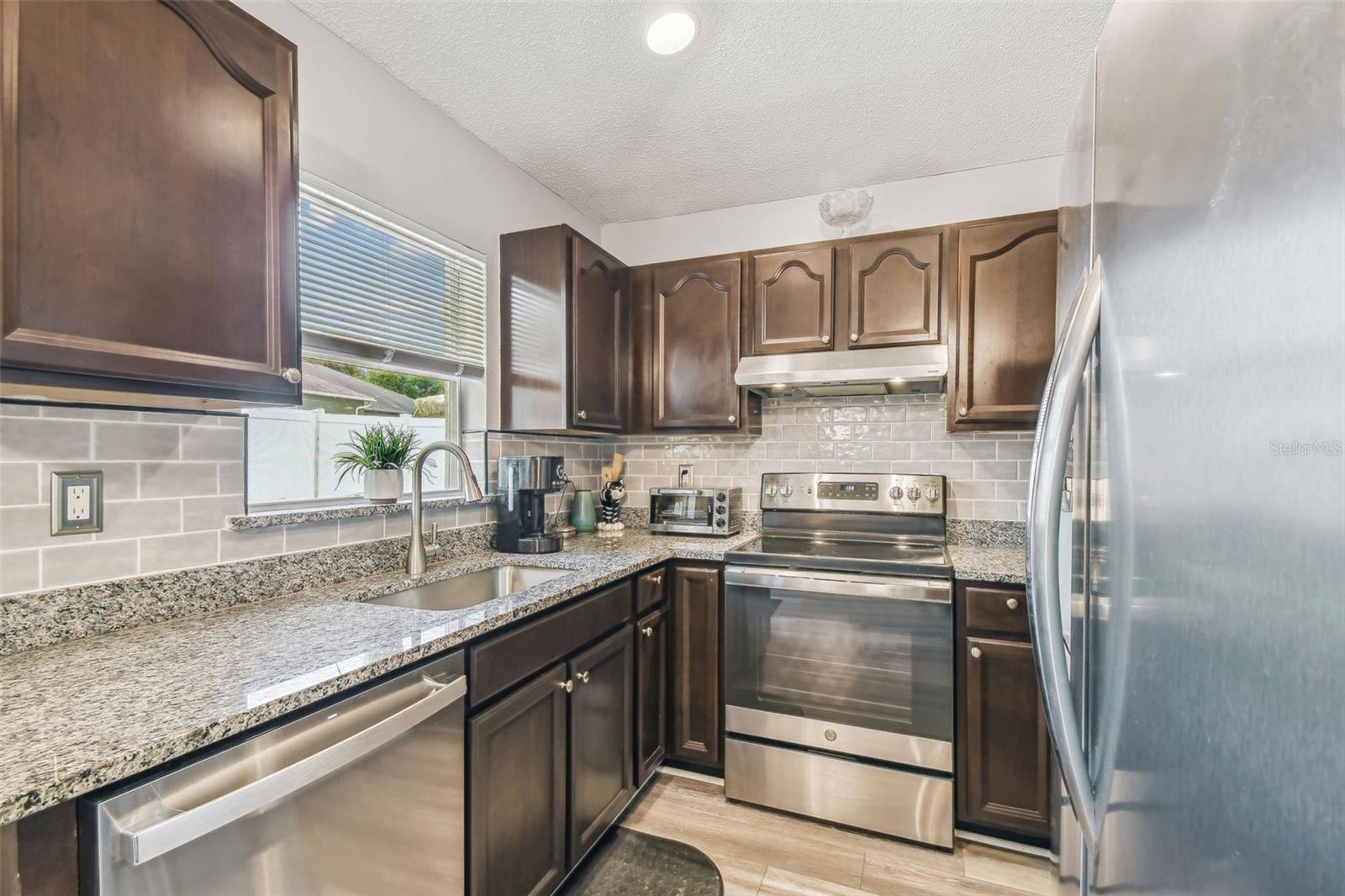 Image 18 of 61 For 5284 Landover Boulevard