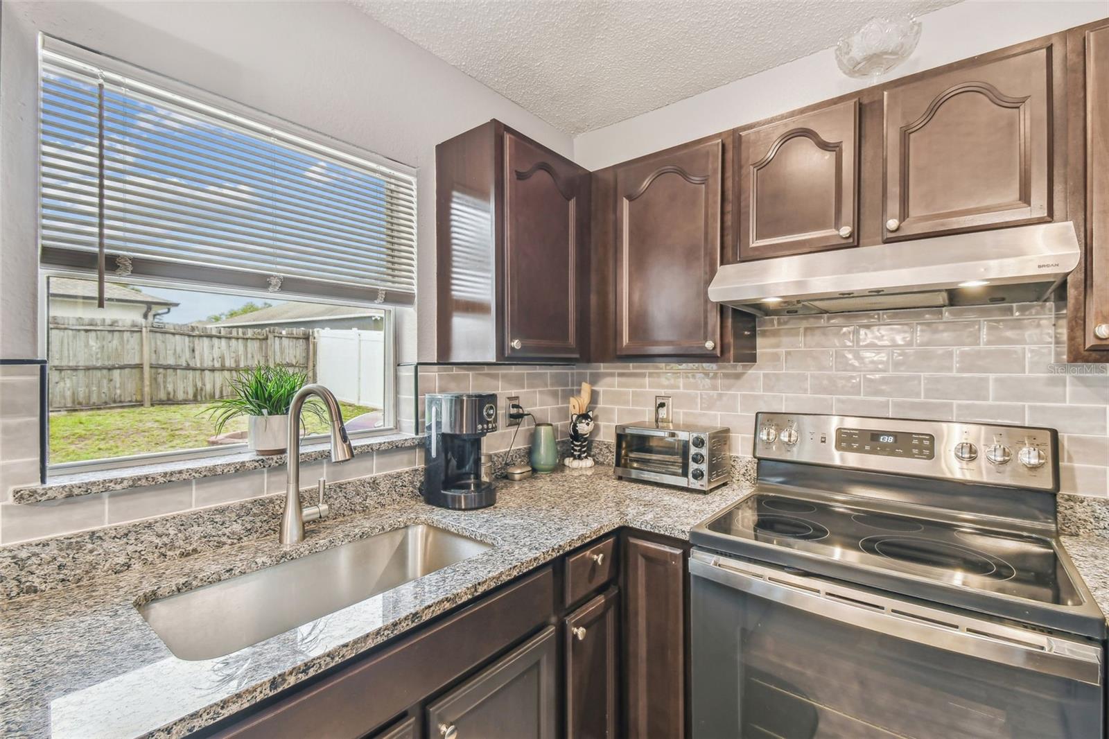 Image 19 of 61 For 5284 Landover Boulevard