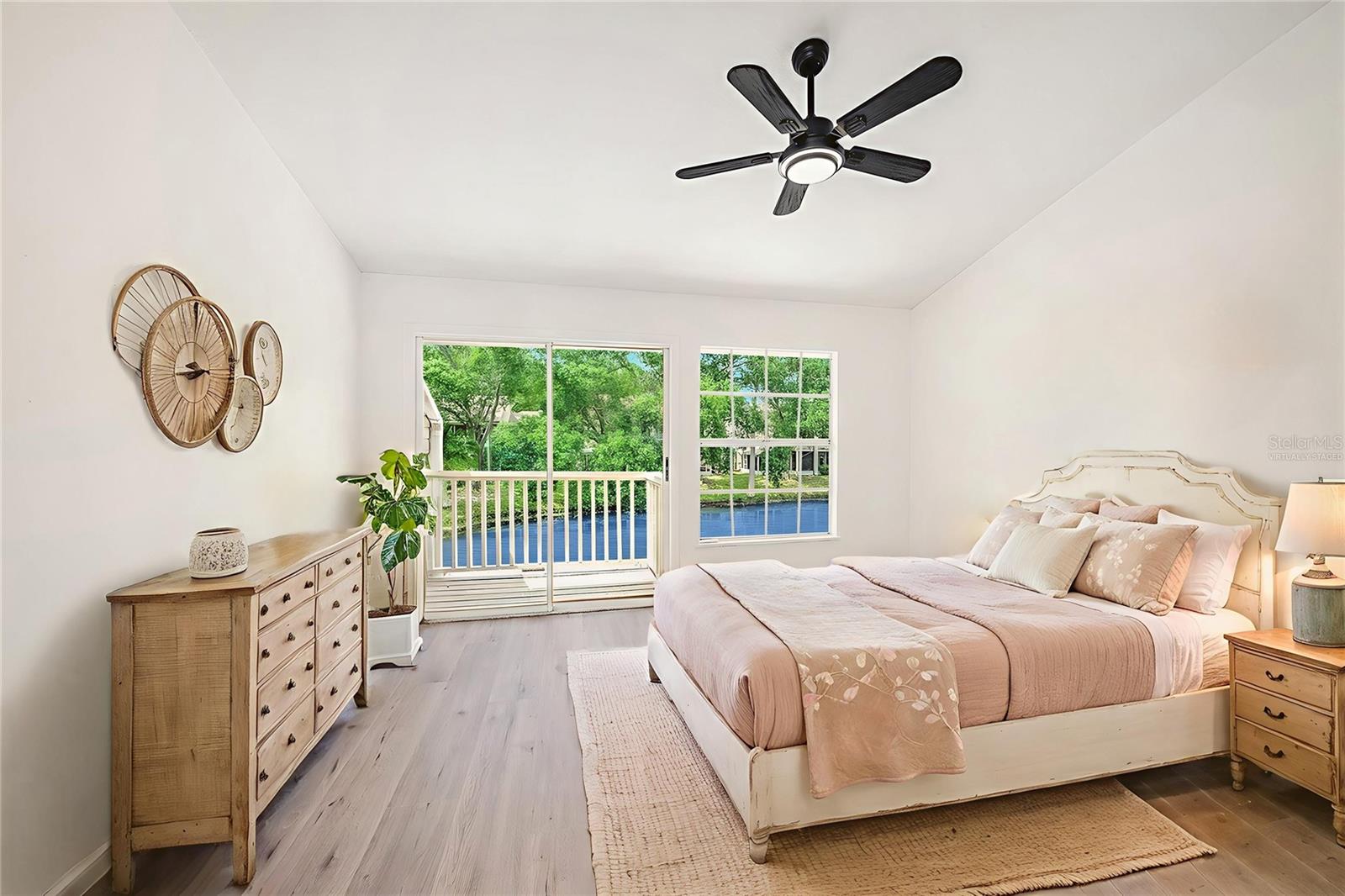 Image 7 of 21 For 6933 Lake Place Court
