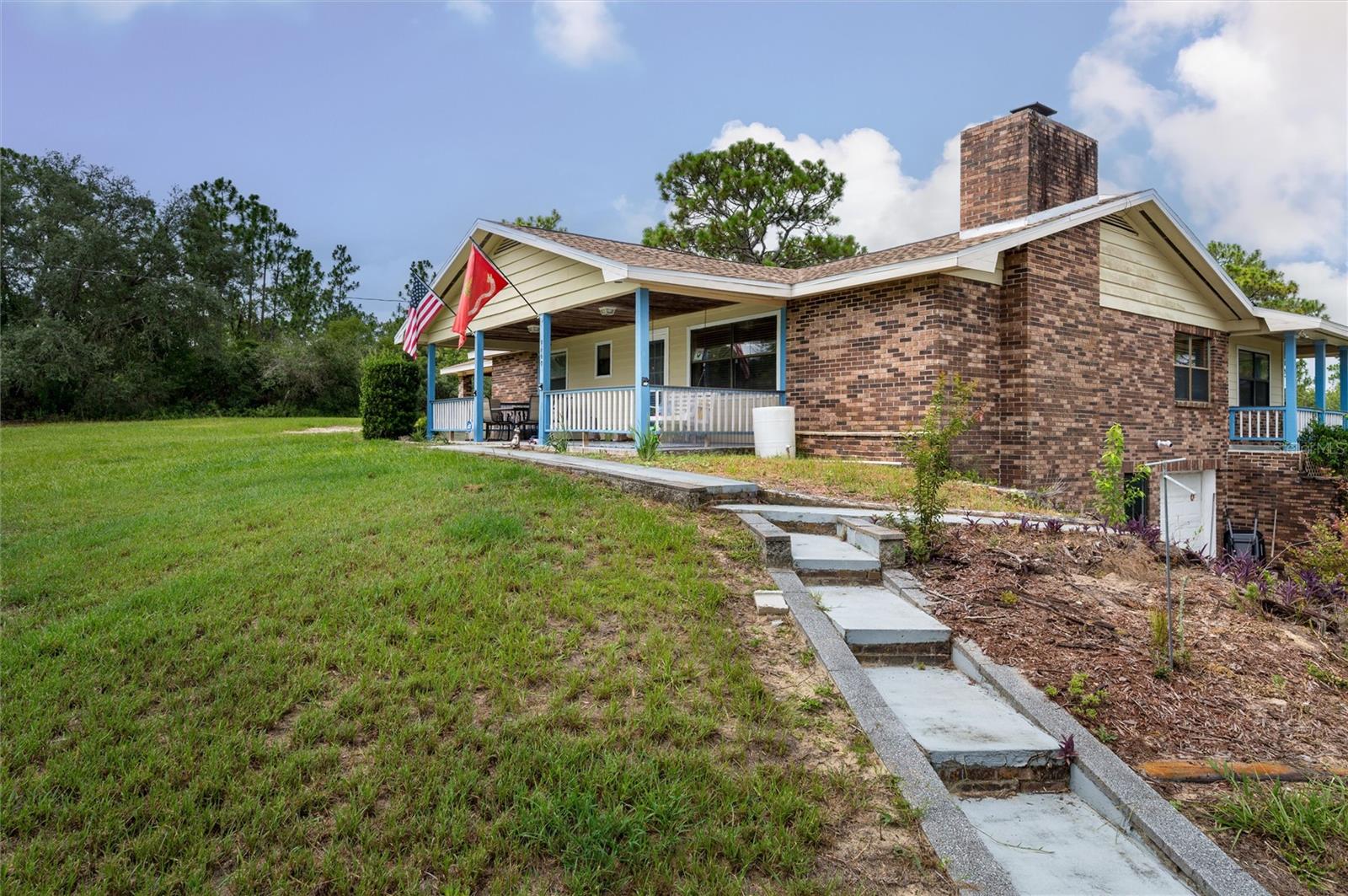 Listing photo id 1 for 9660 Matsonford Avenue