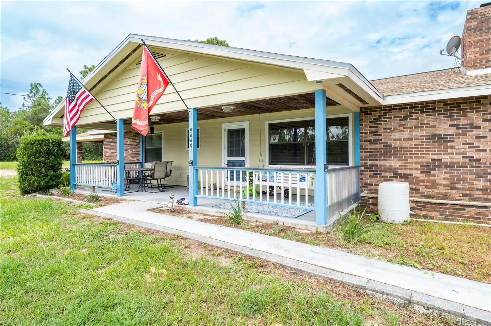 Listing photo id 2 for 9660 Matsonford Avenue