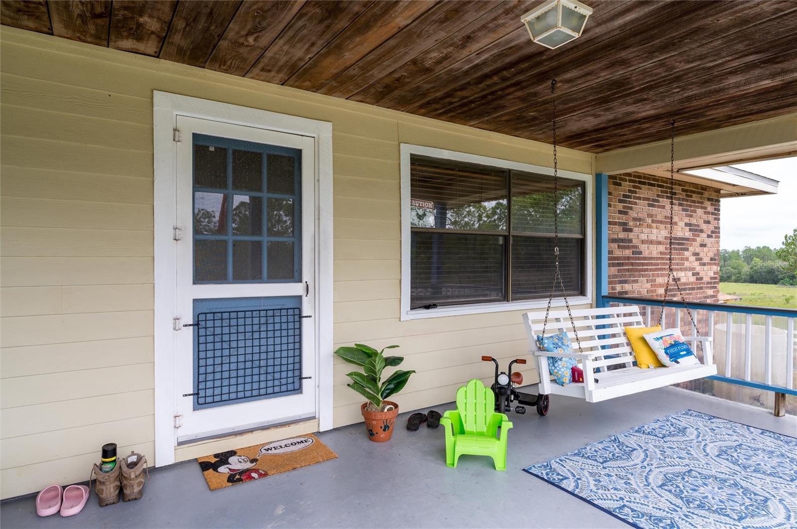 Listing photo id 4 for 9660 Matsonford Avenue