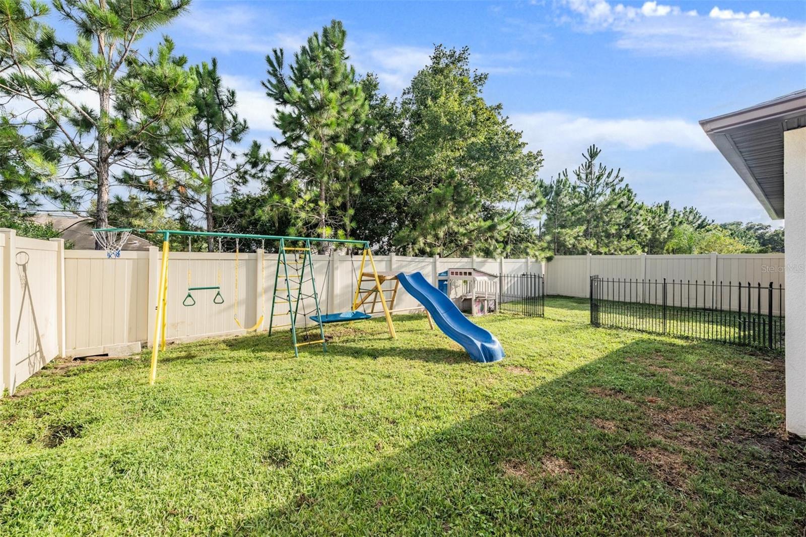 Image 28 of 37 For 30180 Skylark Drive