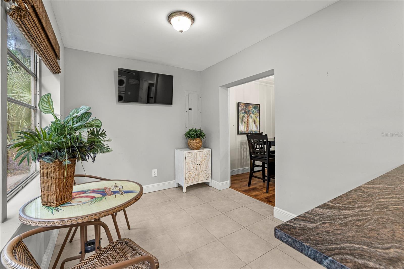 Image 15 of 58 For 323 Mira Vista Drive