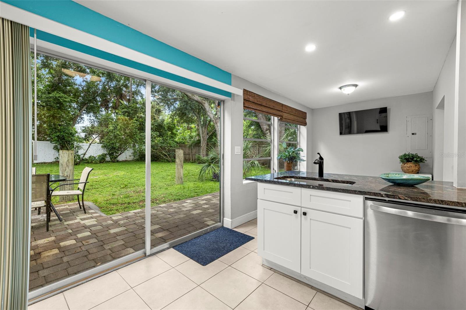 Image 18 of 58 For 323 Mira Vista Drive