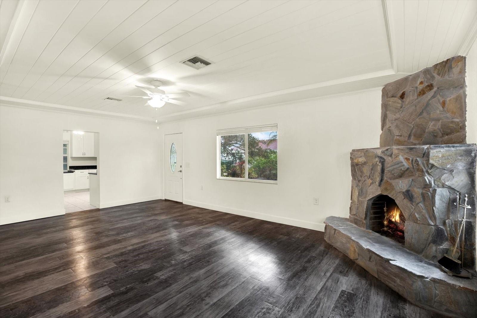 Listing photo id 8 for 102 North Branch Road