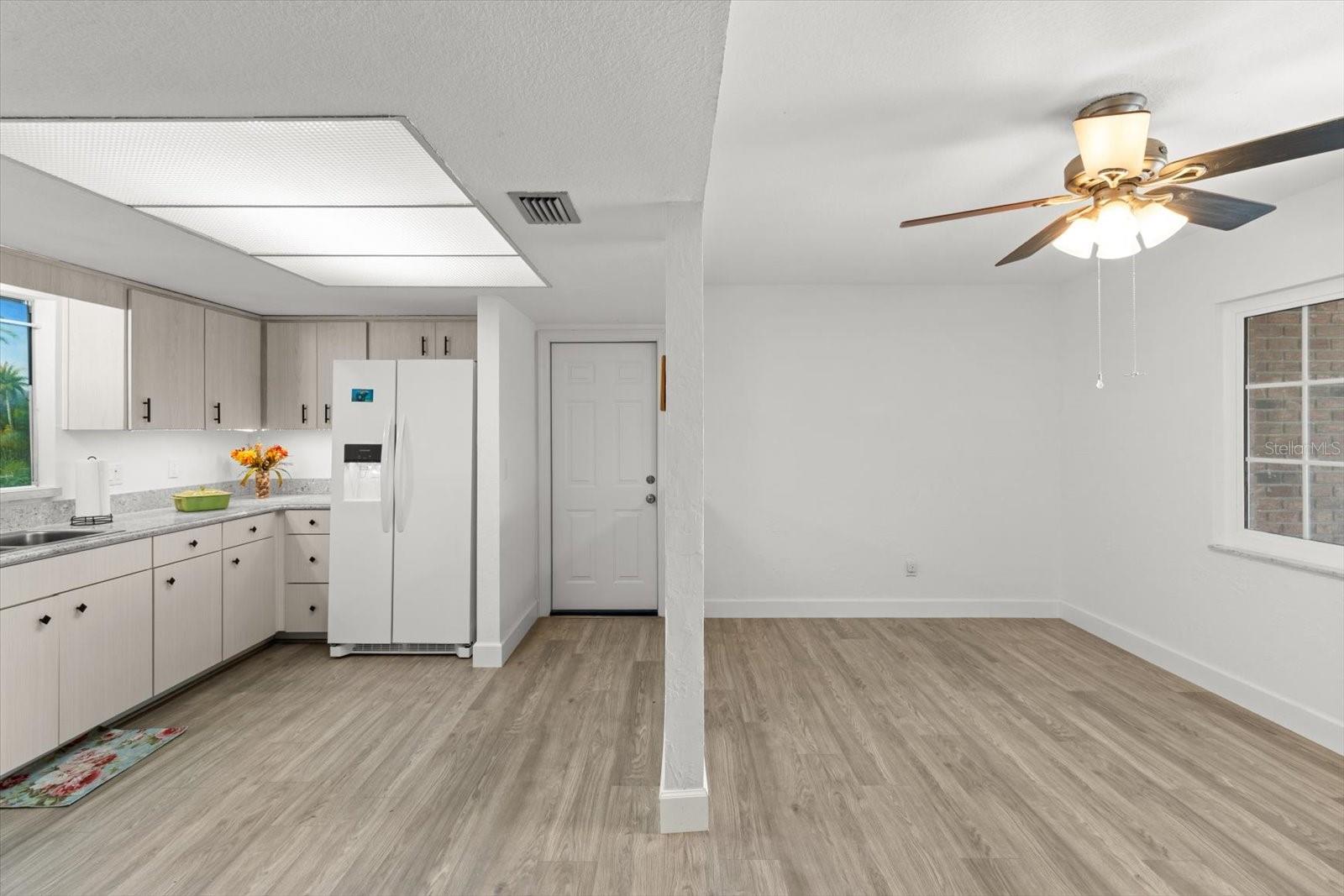 Listing photo id 11 for 3874 Timucua Point