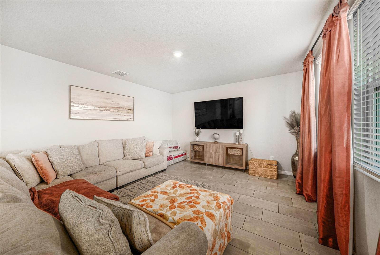 Image 9 of 26 For 38689 Harlow Rose Drive