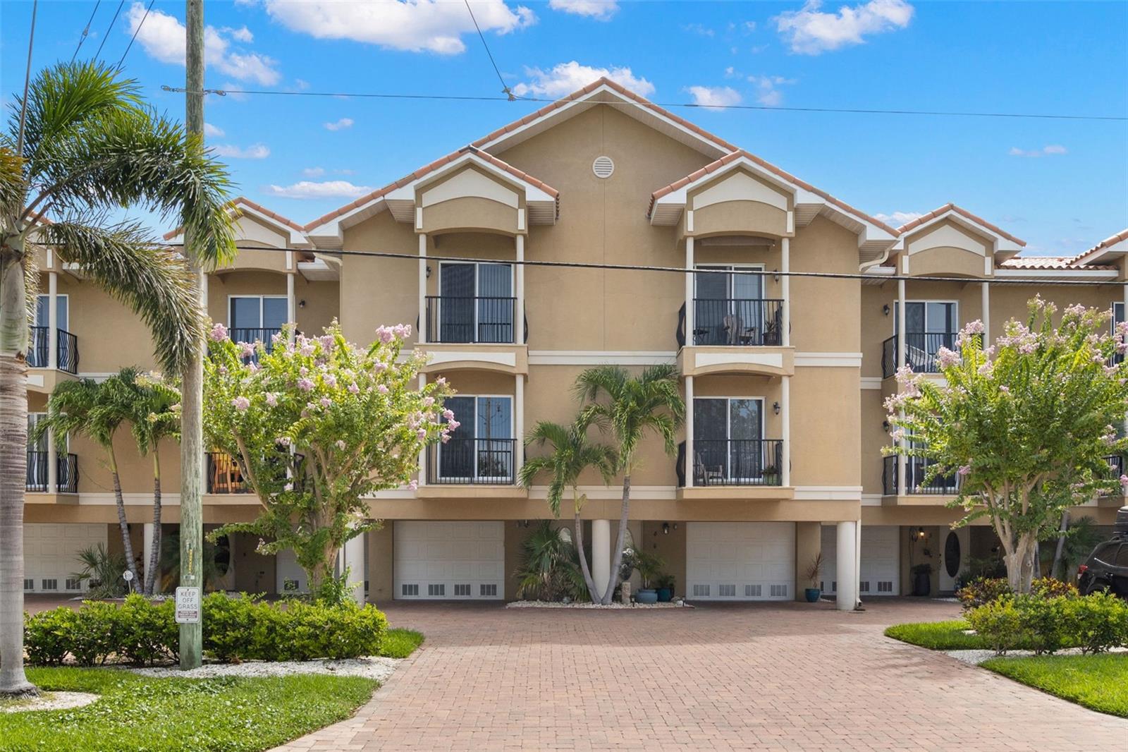 Details for 300 Capri Boulevard 3, TREASURE ISLAND, FL 33706