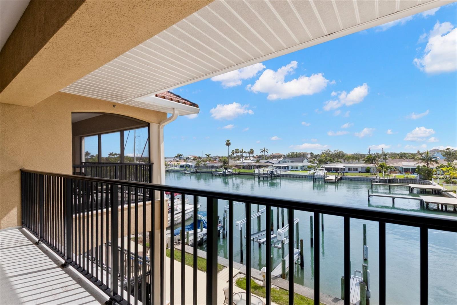 Image 31 of 69 For 300 Capri Boulevard 3