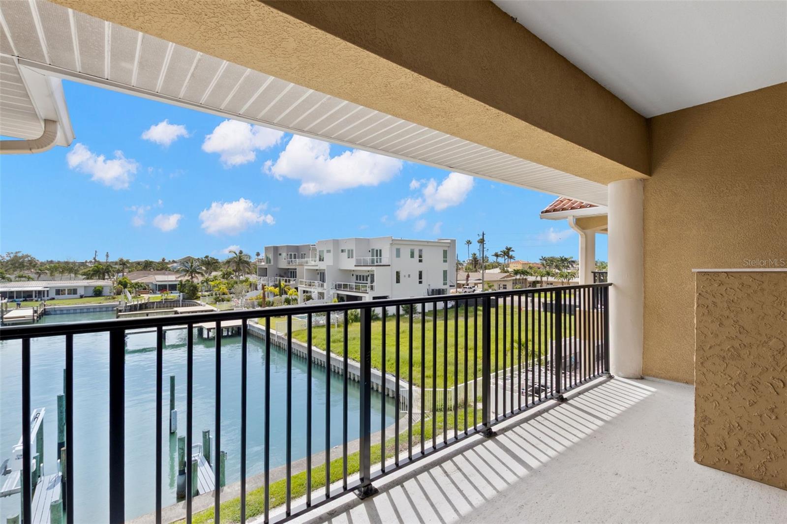 Image 32 of 69 For 300 Capri Boulevard 3