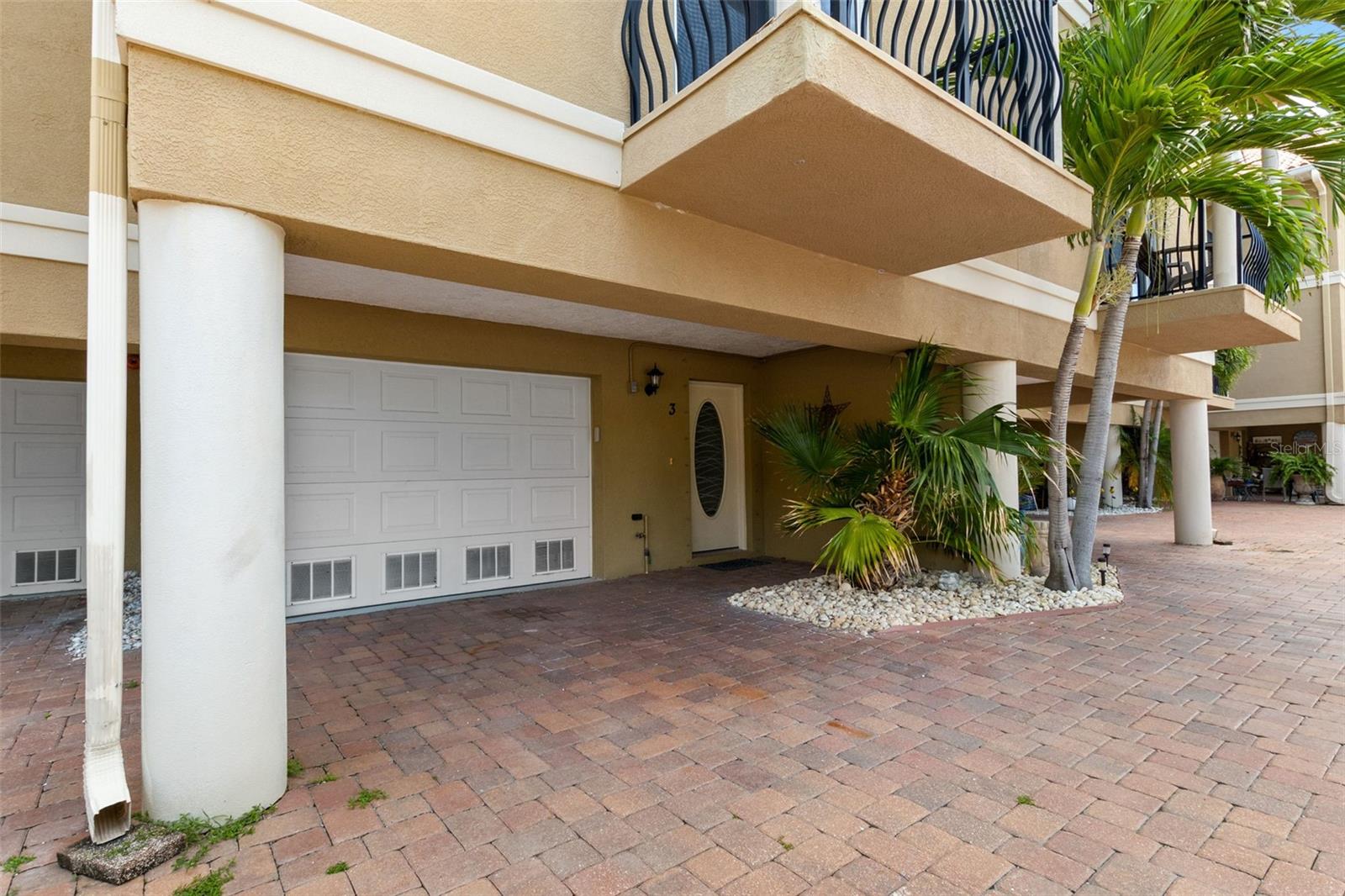 Image 4 of 69 For 300 Capri Boulevard 3