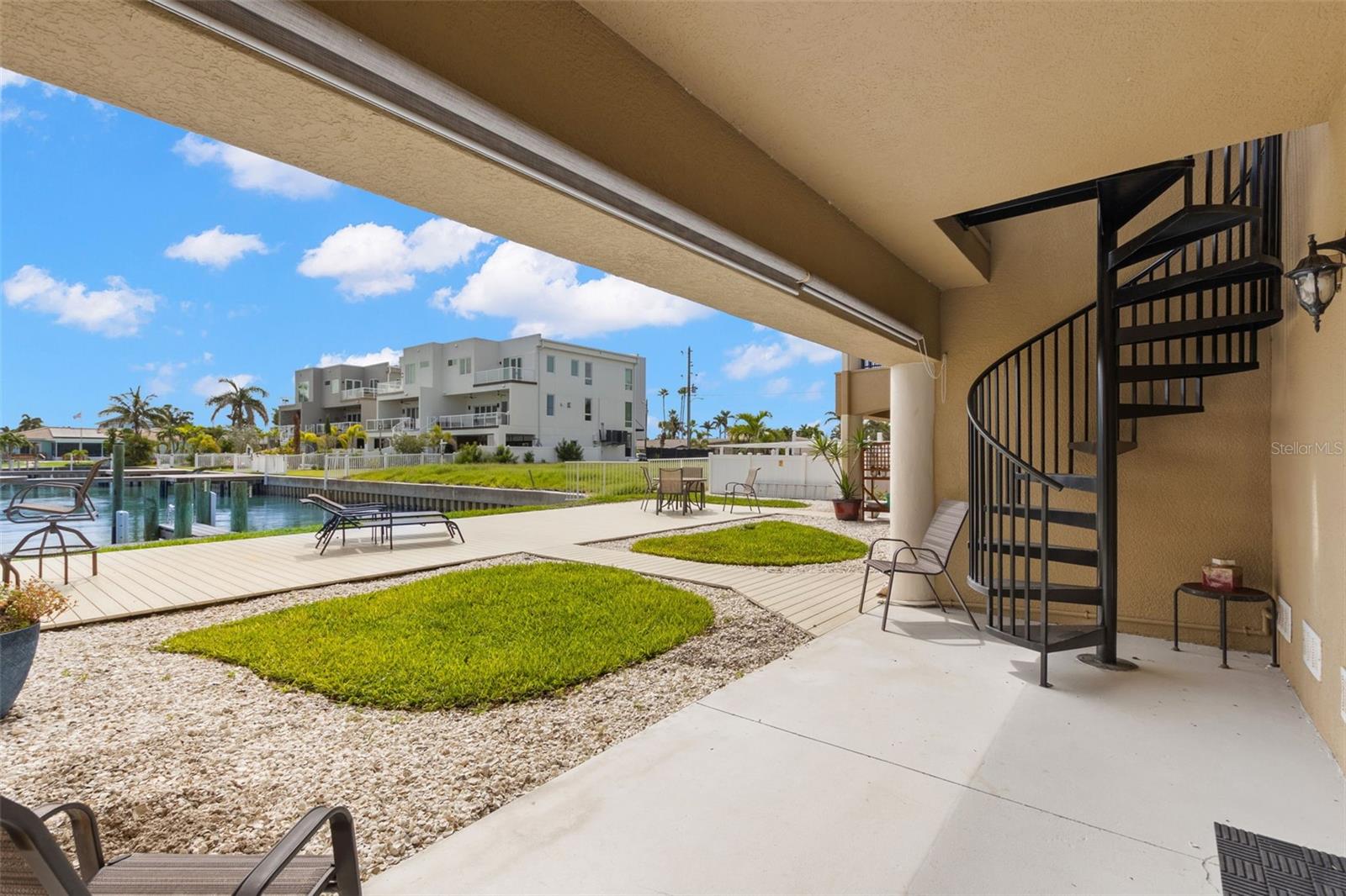 Image 41 of 69 For 300 Capri Boulevard 3