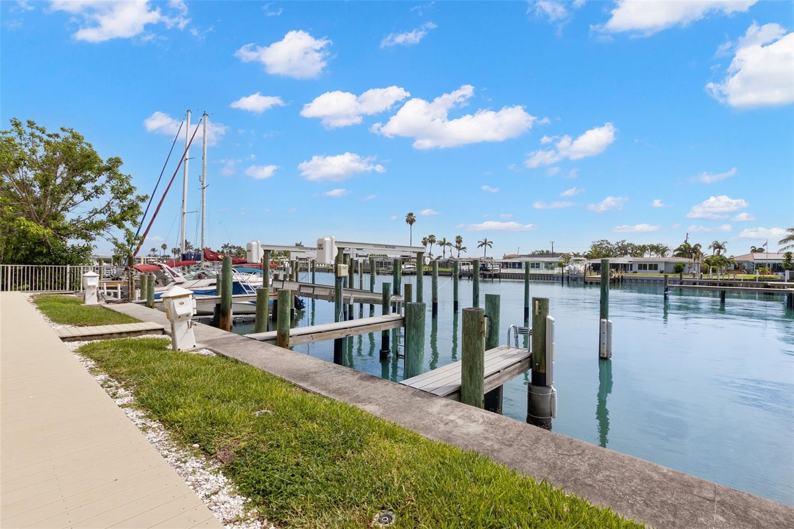 Image 59 of 69 For 300 Capri Boulevard 3
