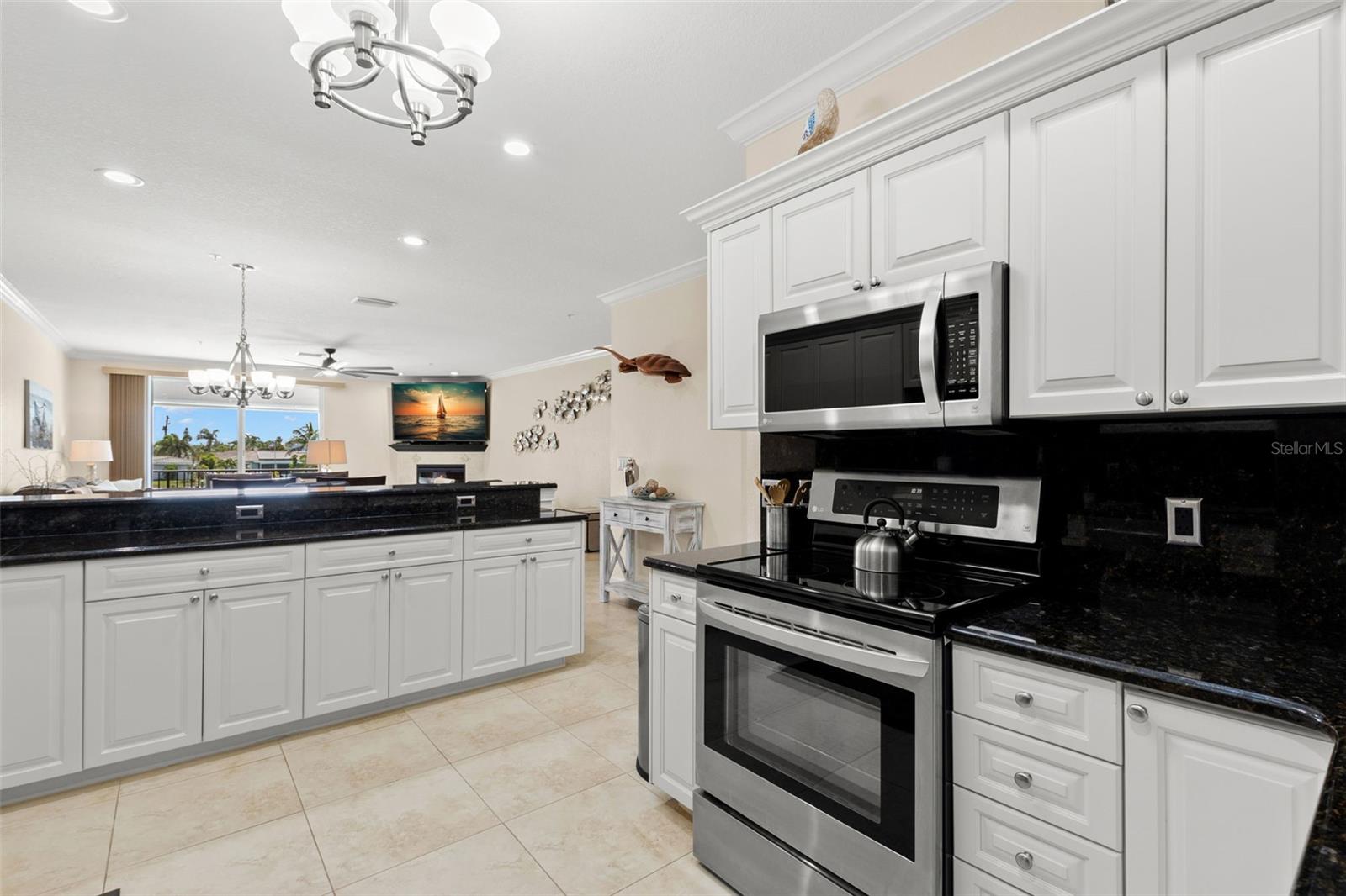 Image 8 of 69 For 300 Capri Boulevard 3