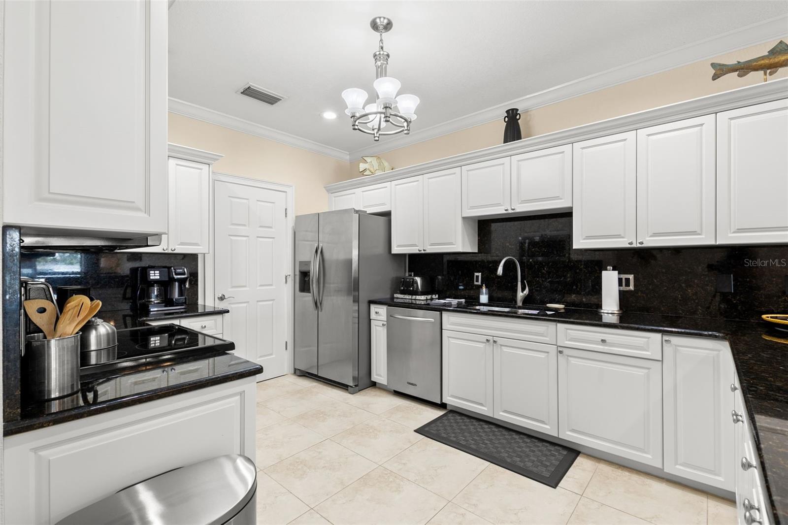 Image 9 of 69 For 300 Capri Boulevard 3