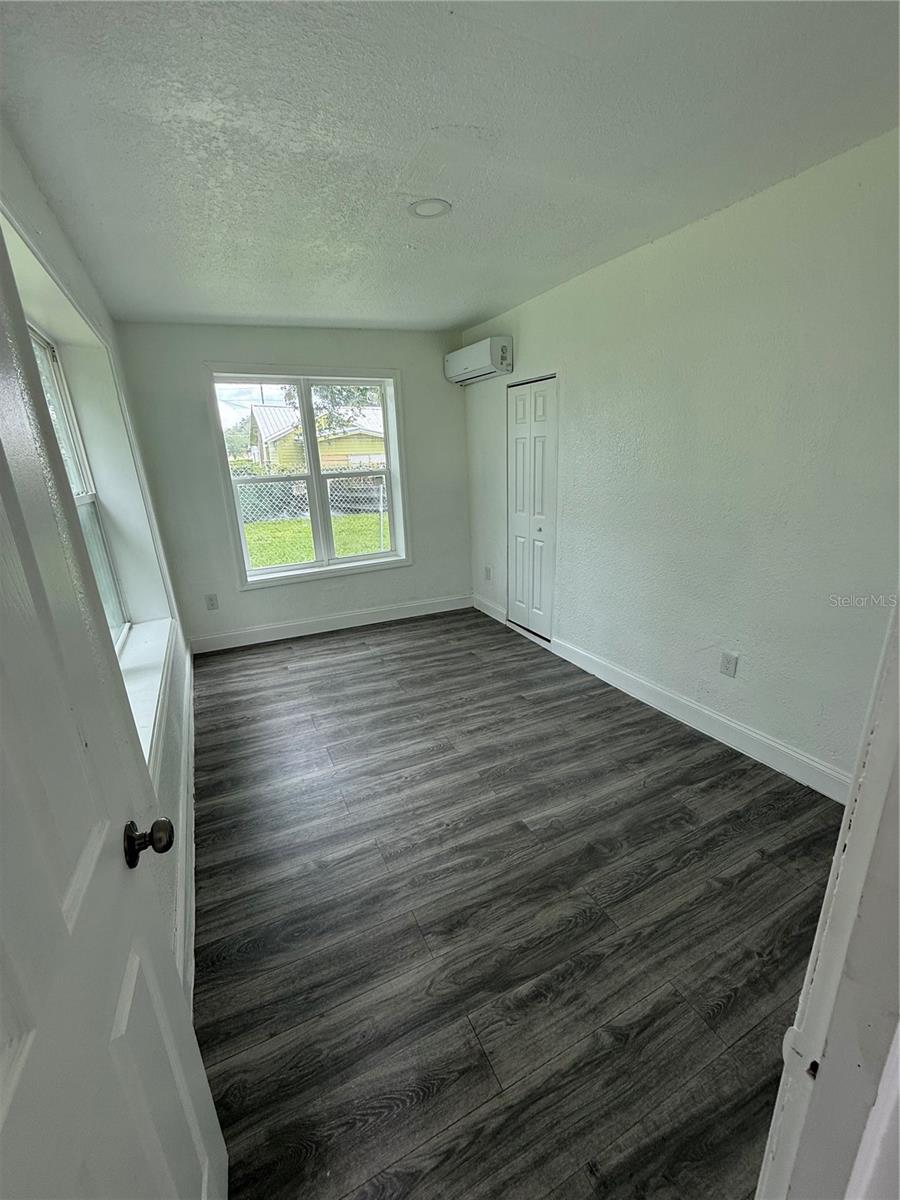 Image 3 of 8 For 2610 59th Street C