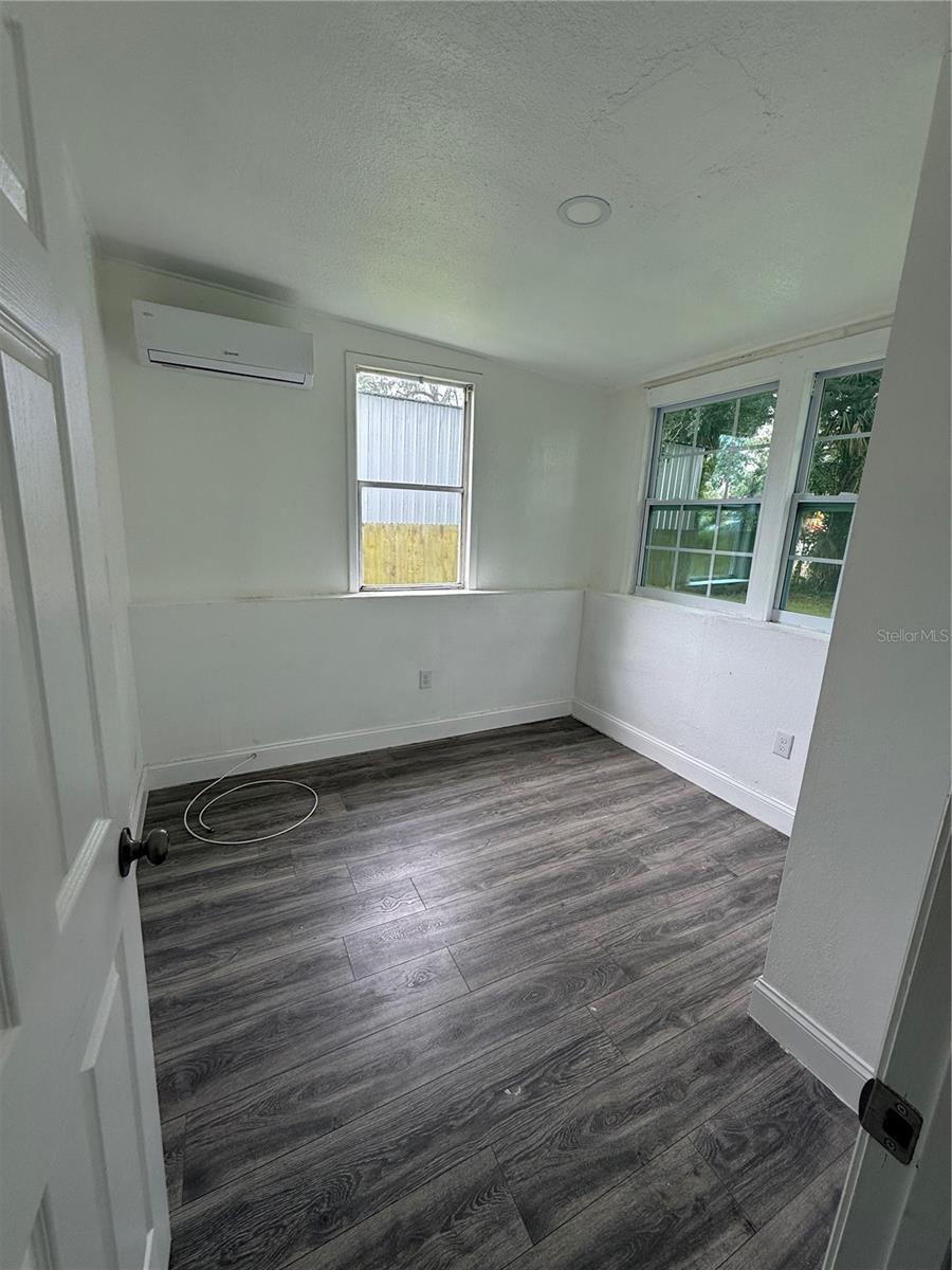 Image 4 of 8 For 2610 59th Street C