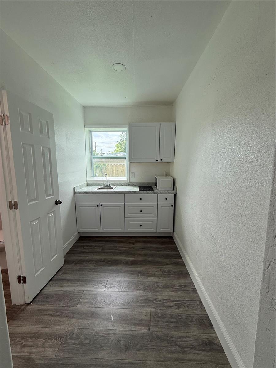 Image 5 of 8 For 2610 59th Street C