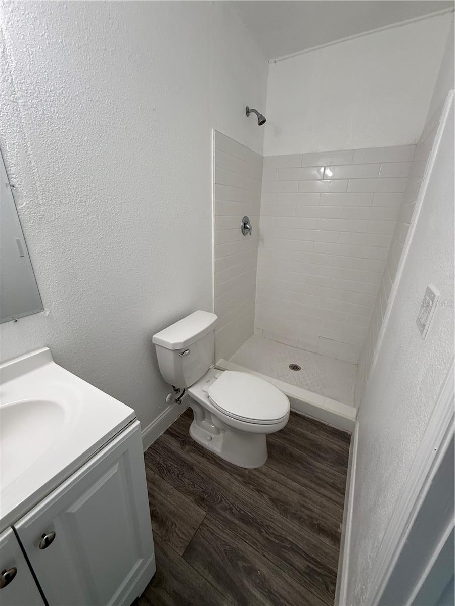Image 6 of 8 For 2610 59th Street C