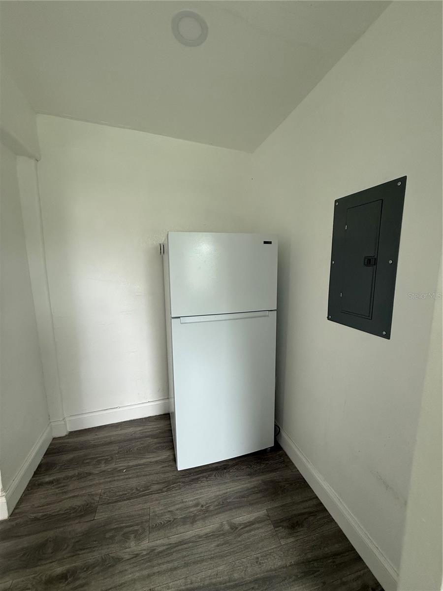 Image 7 of 8 For 2610 59th Street C