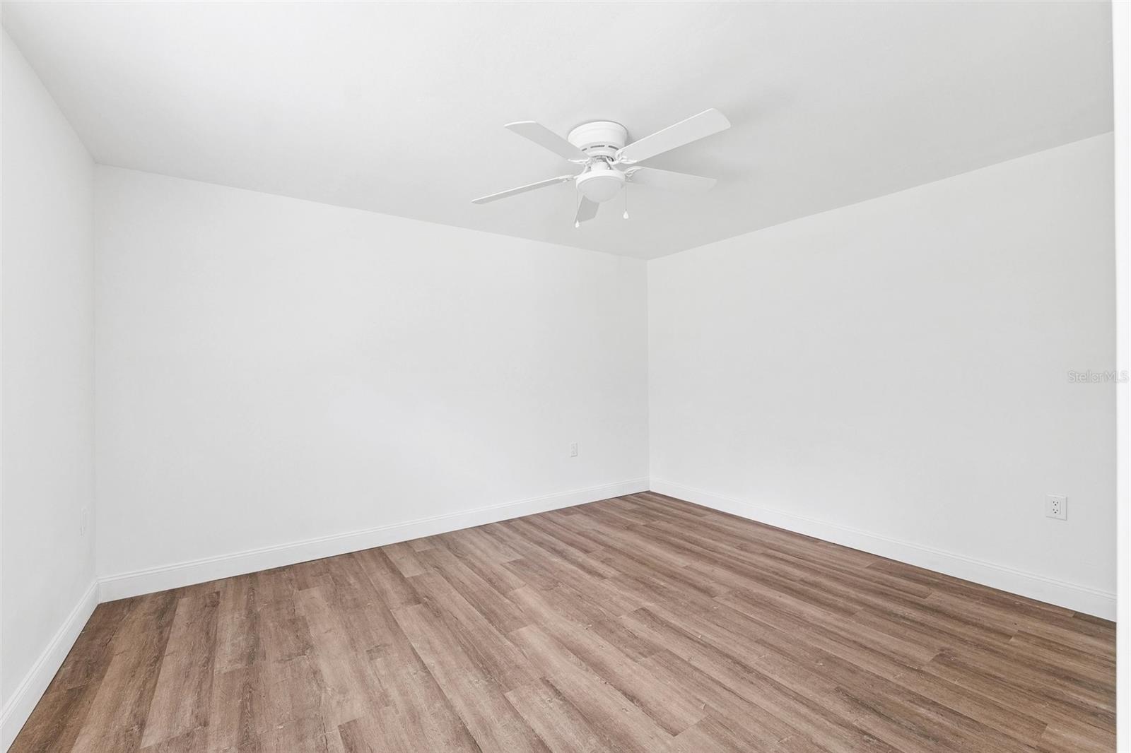 Listing photo id 12 for 1205 Hamilton Avenue