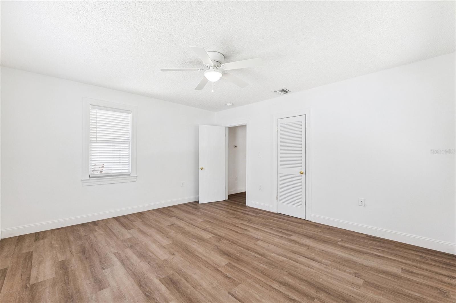 Listing photo id 13 for 1205 Hamilton Avenue