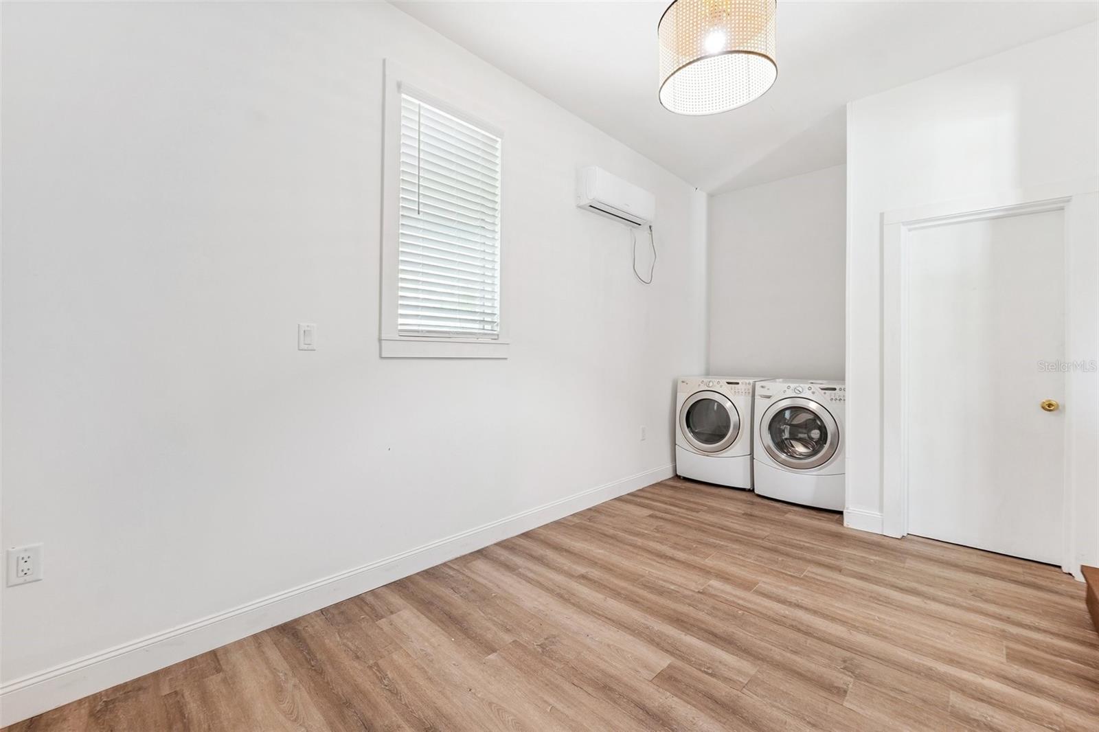 Listing photo id 3 for 1205 Hamilton Avenue