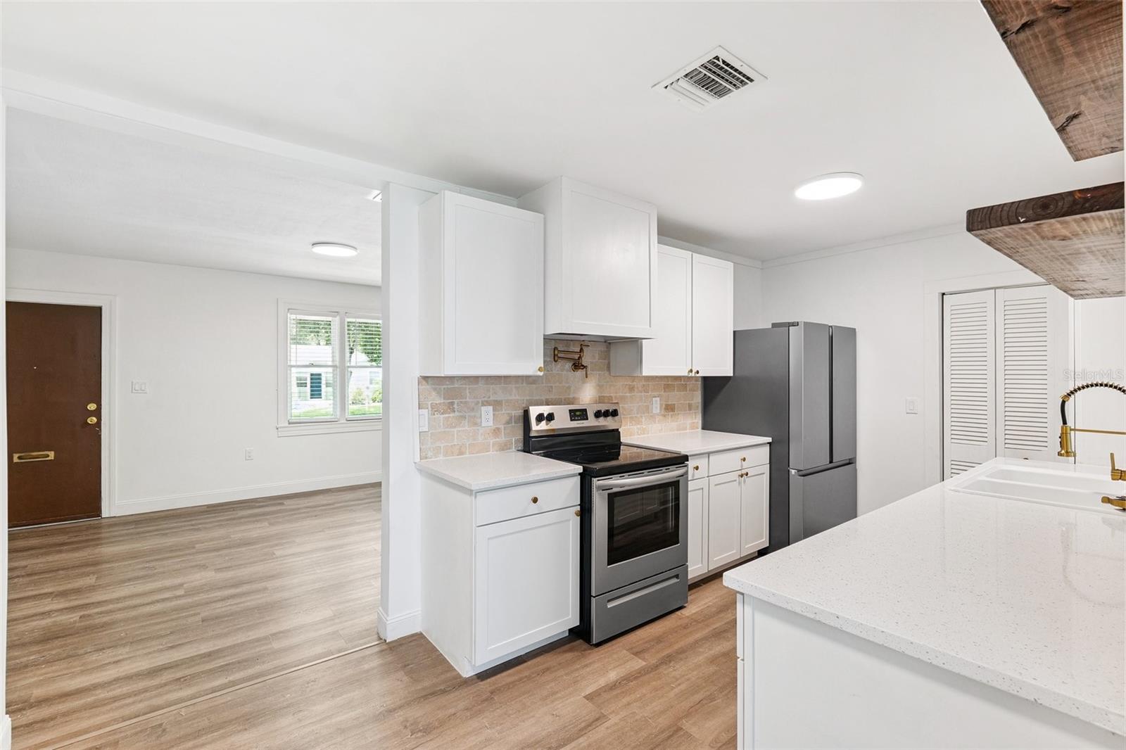Listing photo id 4 for 1205 Hamilton Avenue
