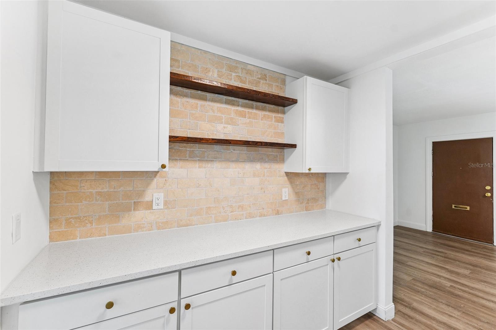 Listing photo id 5 for 1205 Hamilton Avenue