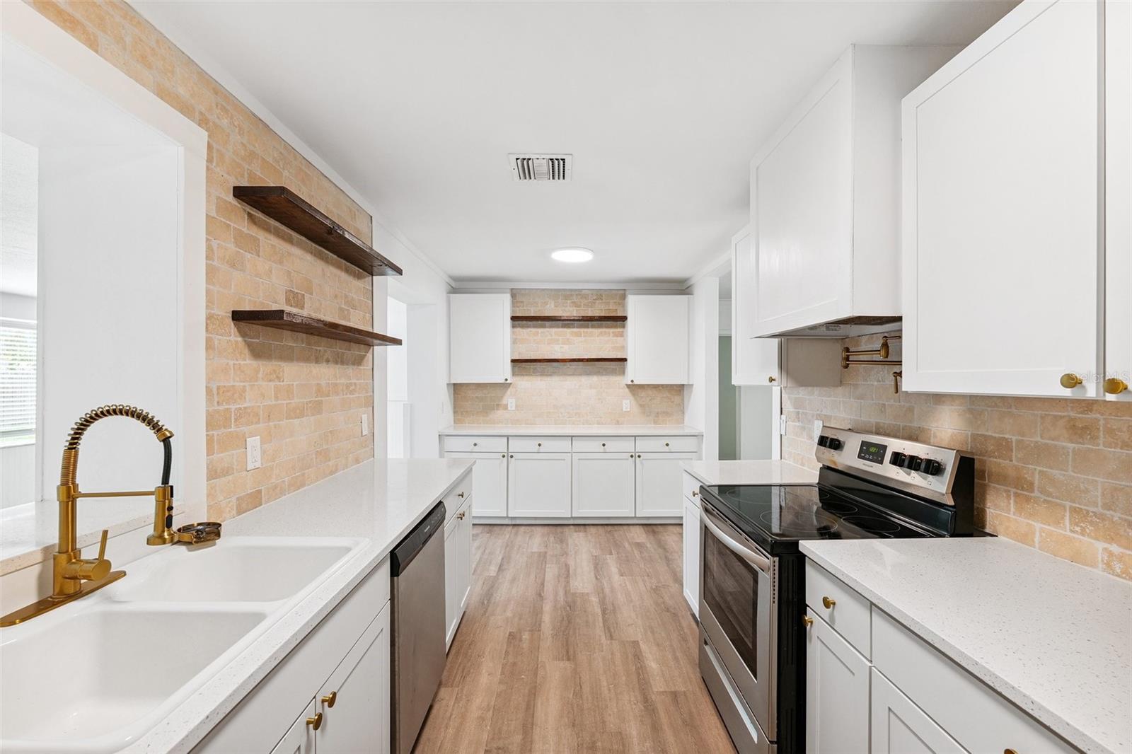 Listing photo id 6 for 1205 Hamilton Avenue