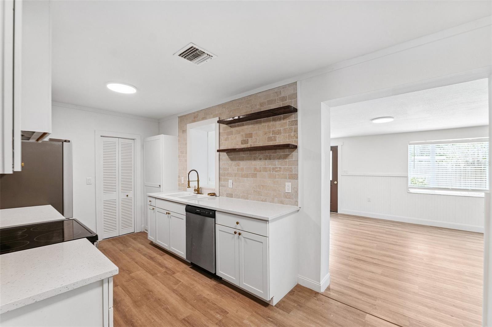 Listing photo id 7 for 1205 Hamilton Avenue