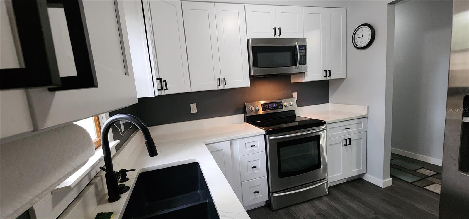 Image 10 of 48 For 680 1st Avenue N